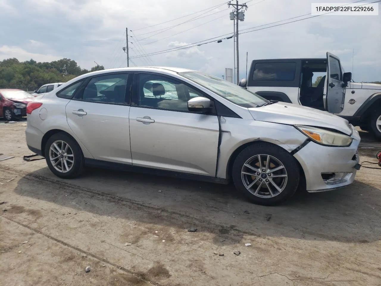 2015 Ford Focus Se VIN: 1FADP3F22FL229266 Lot: 69374404