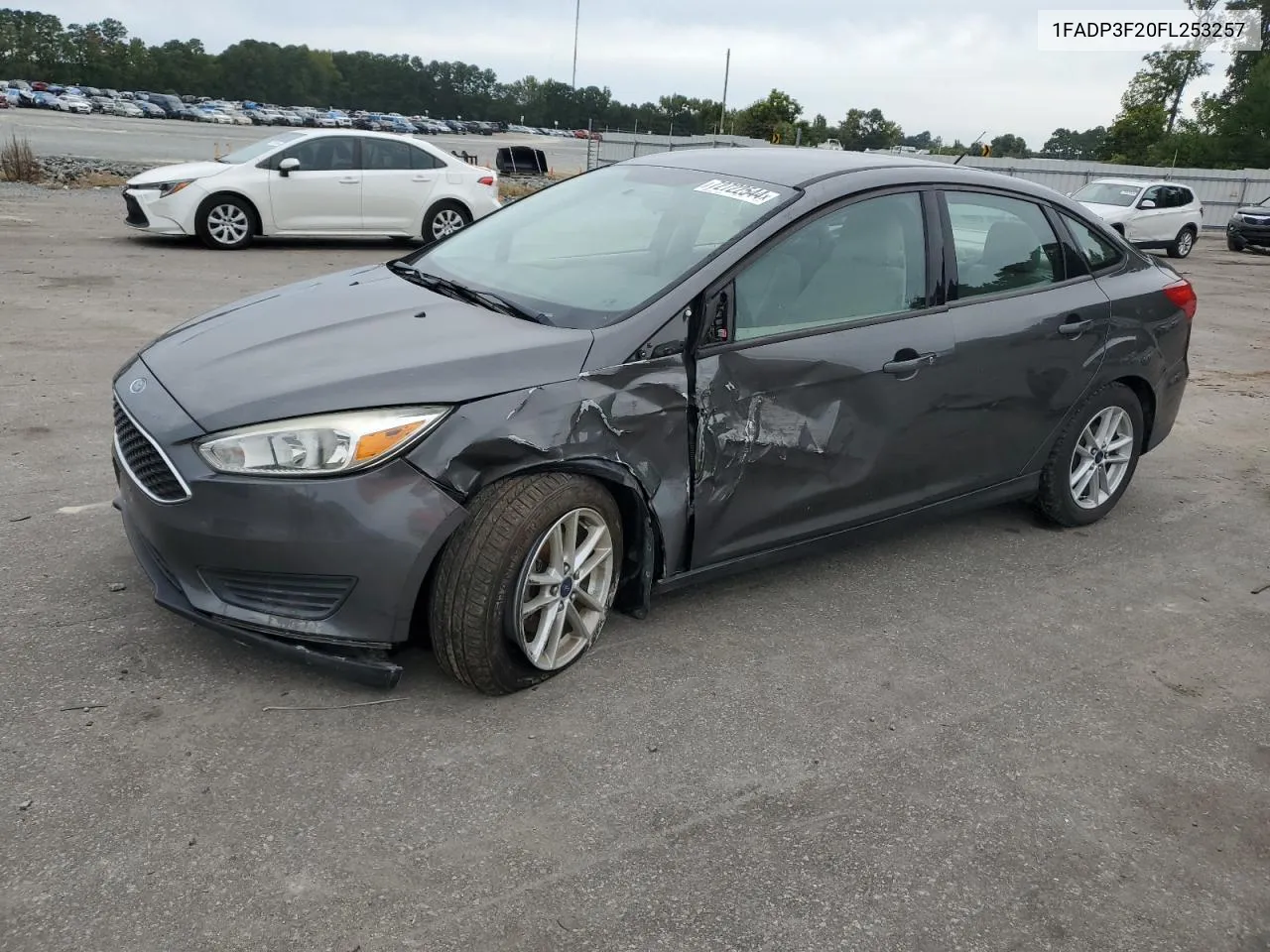 2015 Ford Focus Se VIN: 1FADP3F20FL253257 Lot: 72722544