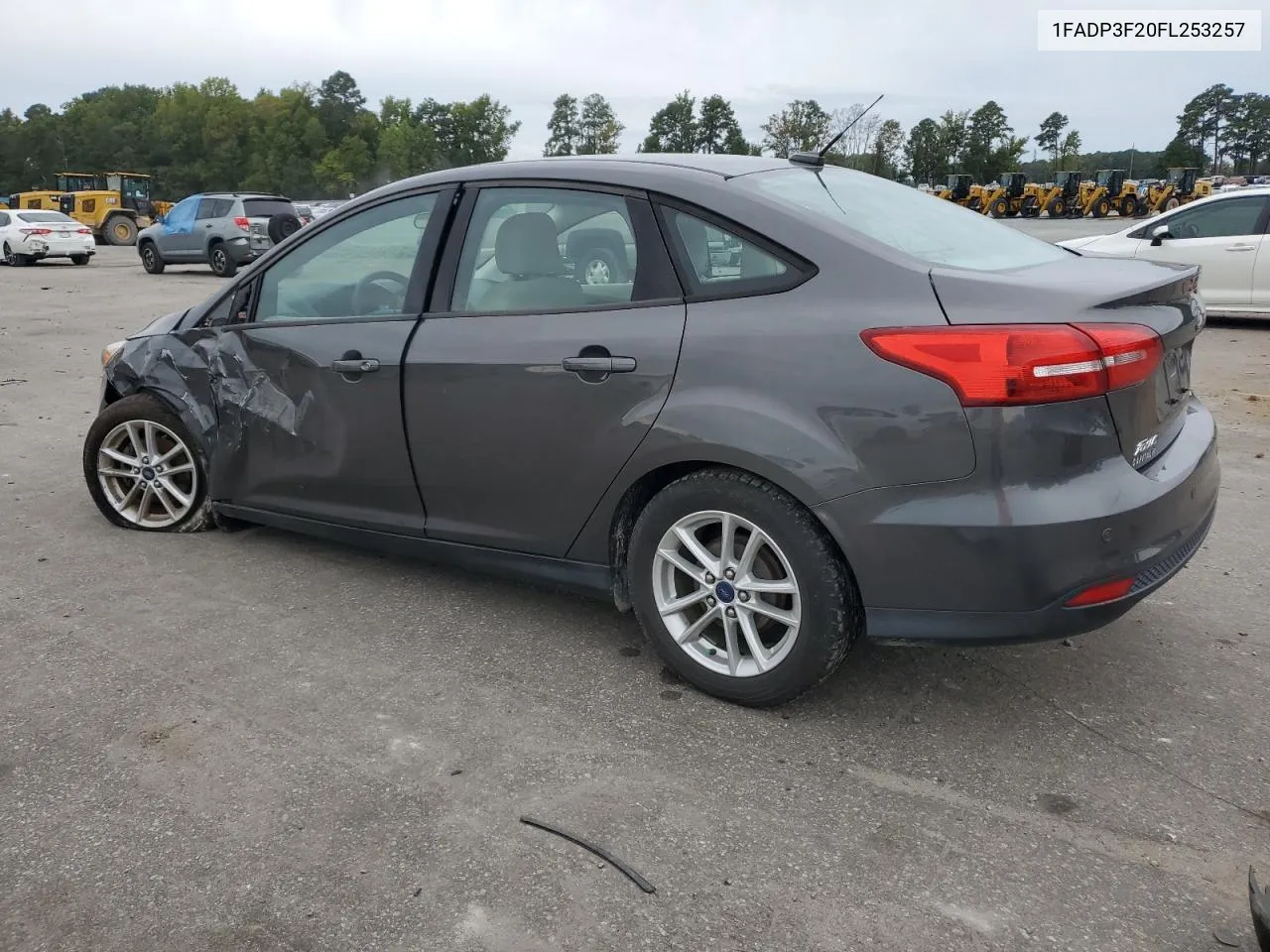 2015 Ford Focus Se VIN: 1FADP3F20FL253257 Lot: 72722544