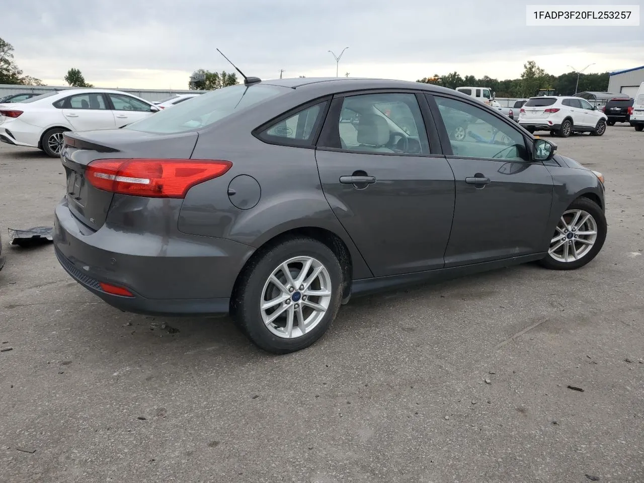 2015 Ford Focus Se VIN: 1FADP3F20FL253257 Lot: 72722544