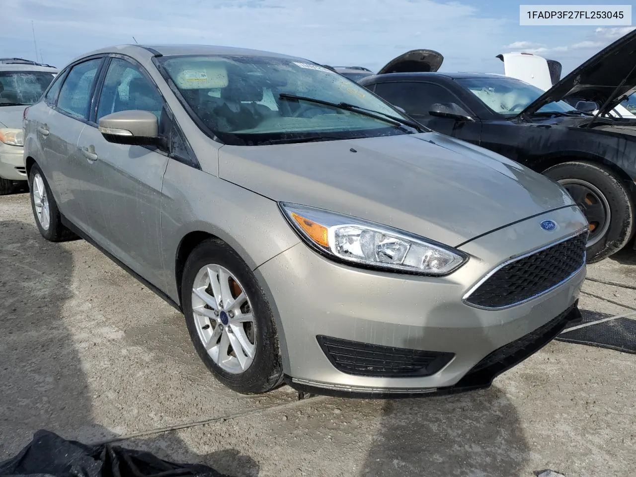 2015 Ford Focus Se VIN: 1FADP3F27FL253045 Lot: 74491214