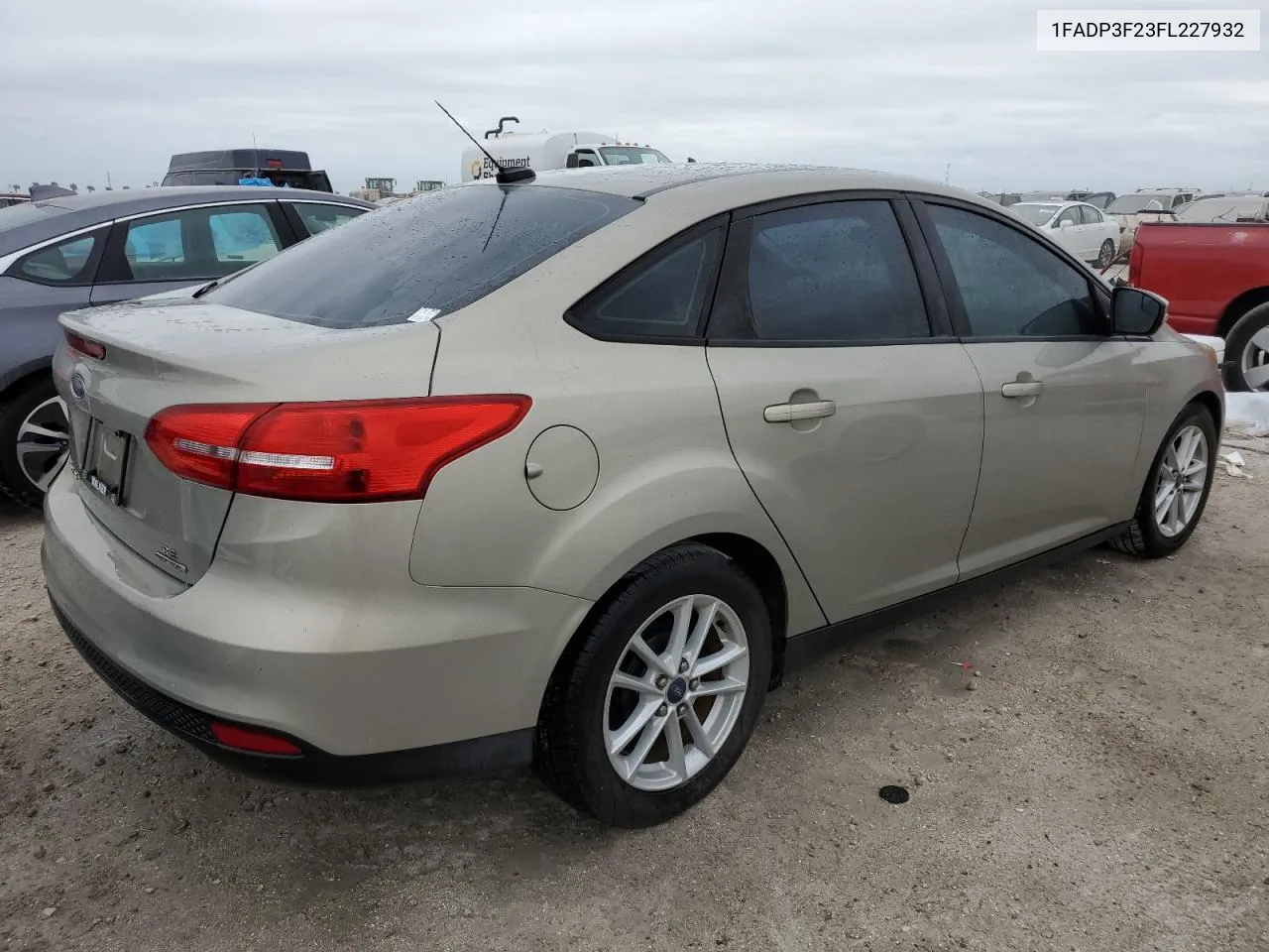 1FADP3F23FL227932 2015 Ford Focus Se