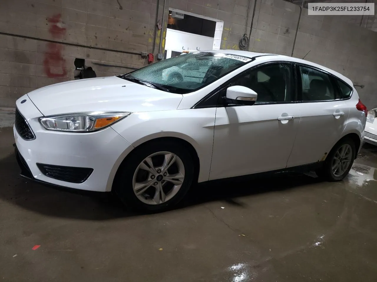 2015 Ford Focus Se VIN: 1FADP3K25FL233754 Lot: 77248374