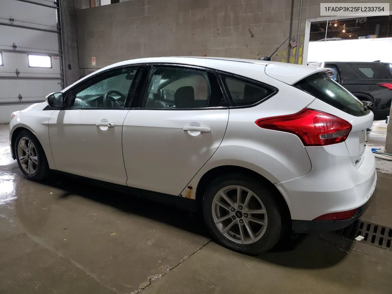 2015 Ford Focus Se VIN: 1FADP3K25FL233754 Lot: 77248374