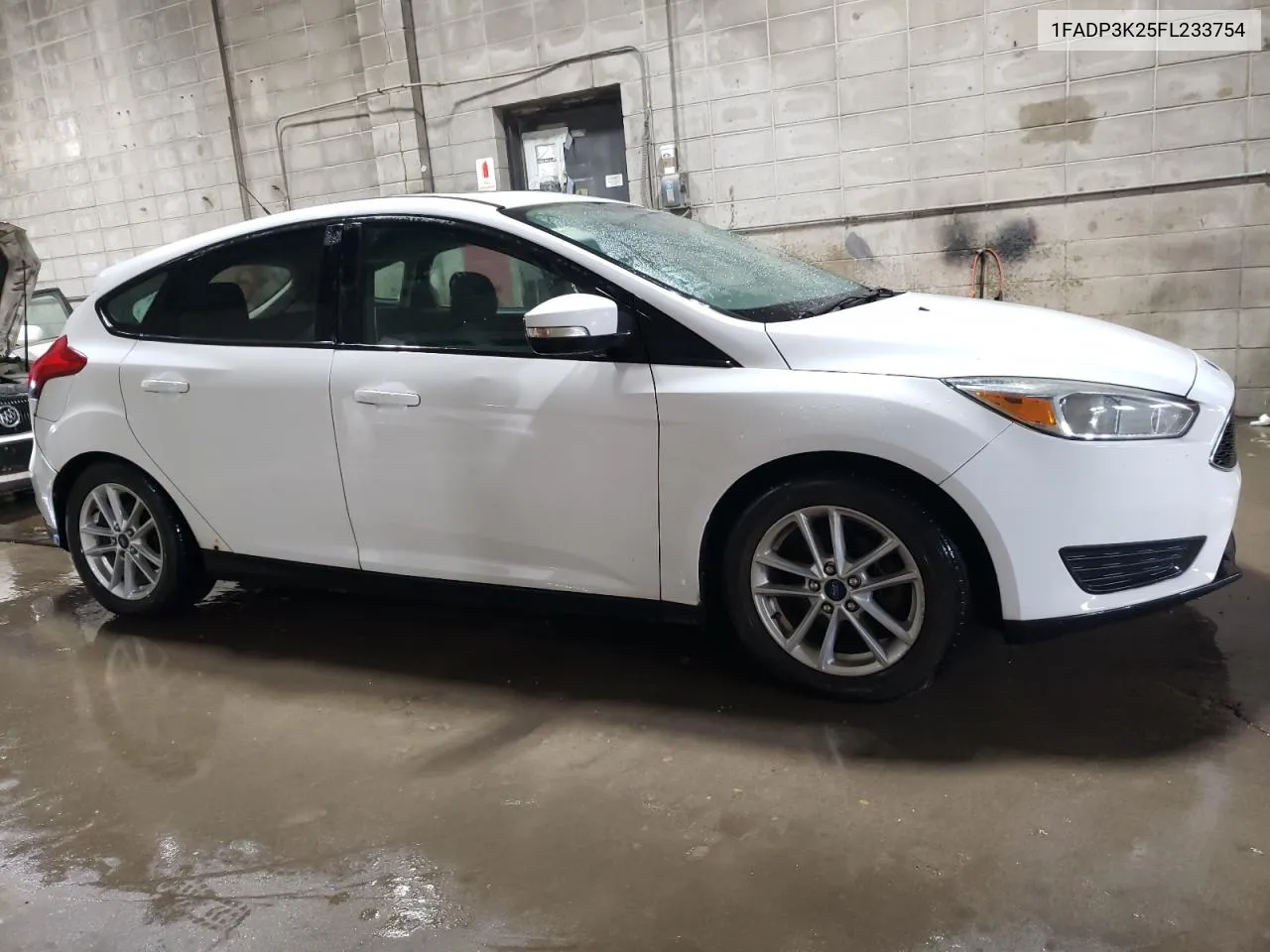 2015 Ford Focus Se VIN: 1FADP3K25FL233754 Lot: 77248374