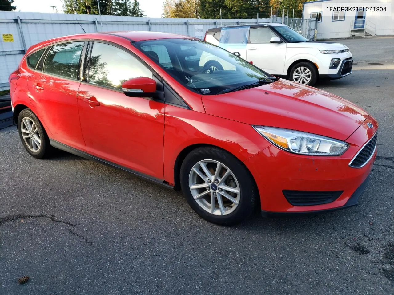 2015 Ford Focus Se VIN: 1FADP3K21FL241804 Lot: 77906054