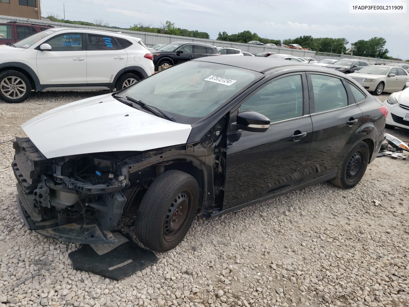 1FADP3FE0GL211909 2016 Ford Focus Se