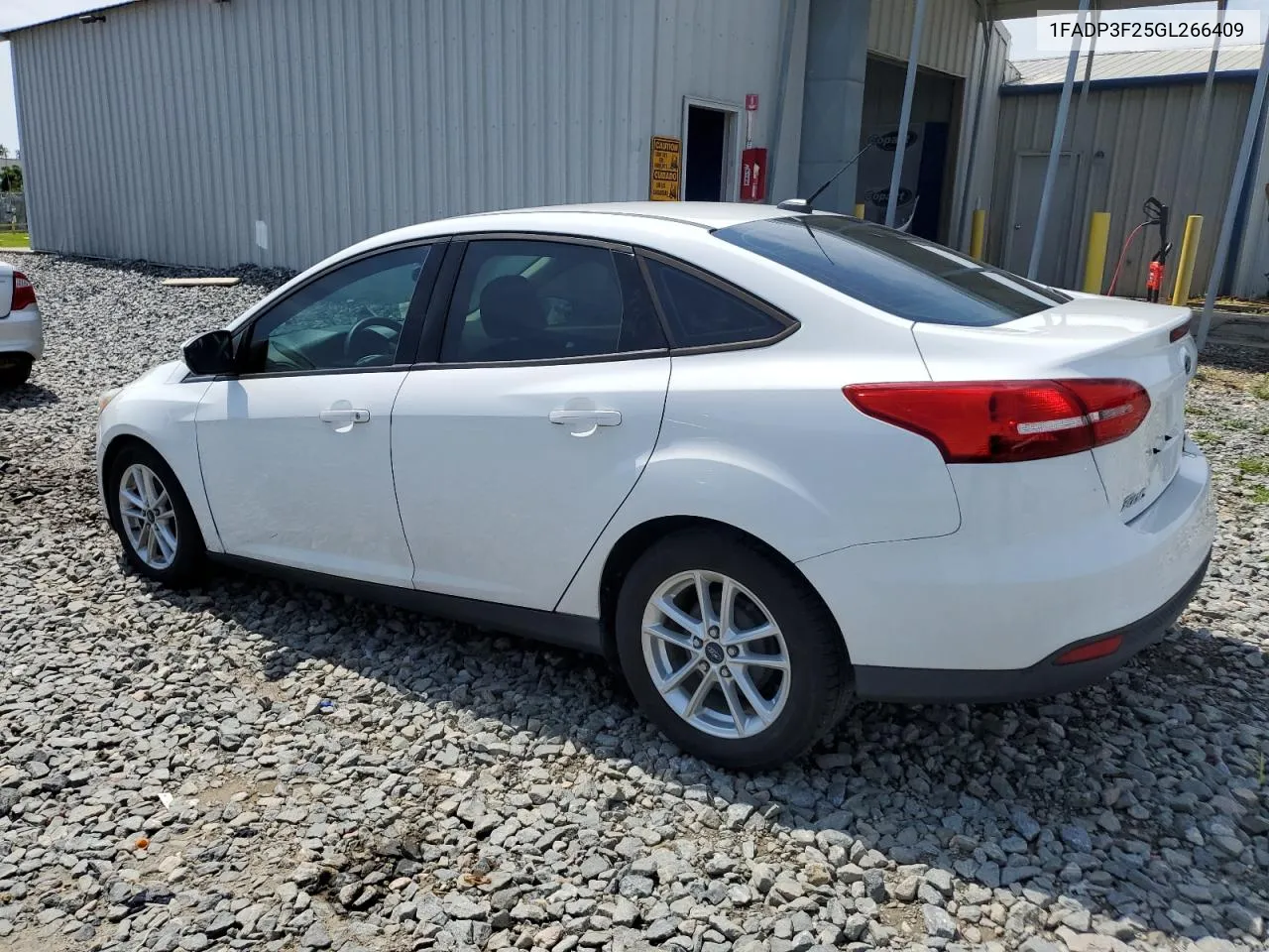 2016 Ford Focus Se VIN: 1FADP3F25GL266409 Lot: 57841214