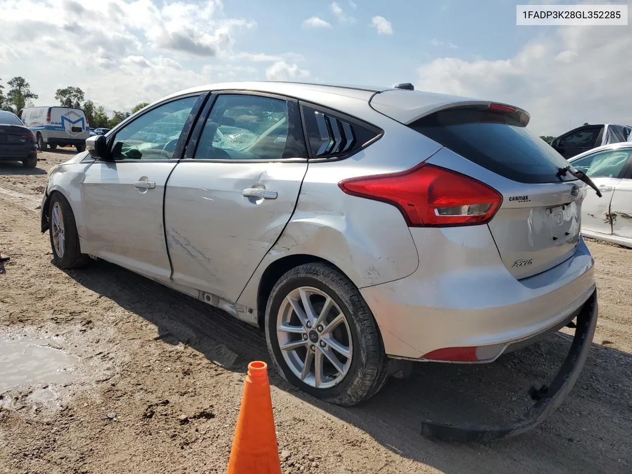 2016 Ford Focus Se VIN: 1FADP3K28GL352285 Lot: 63759394