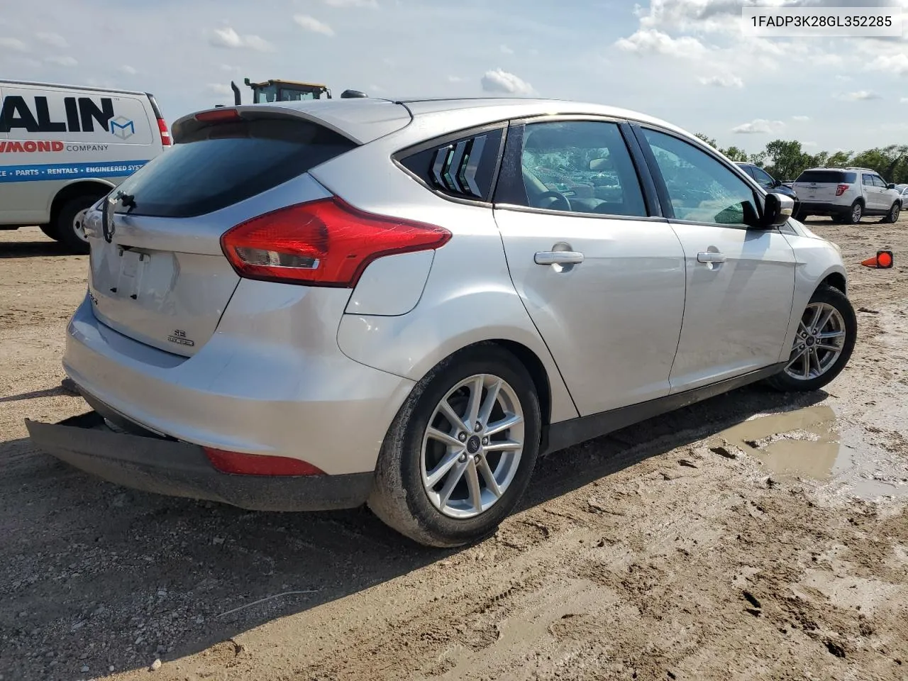 2016 Ford Focus Se VIN: 1FADP3K28GL352285 Lot: 63759394