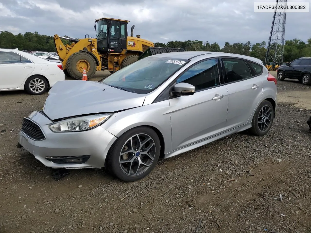 1FADP3K2XGL300382 2016 Ford Focus Se