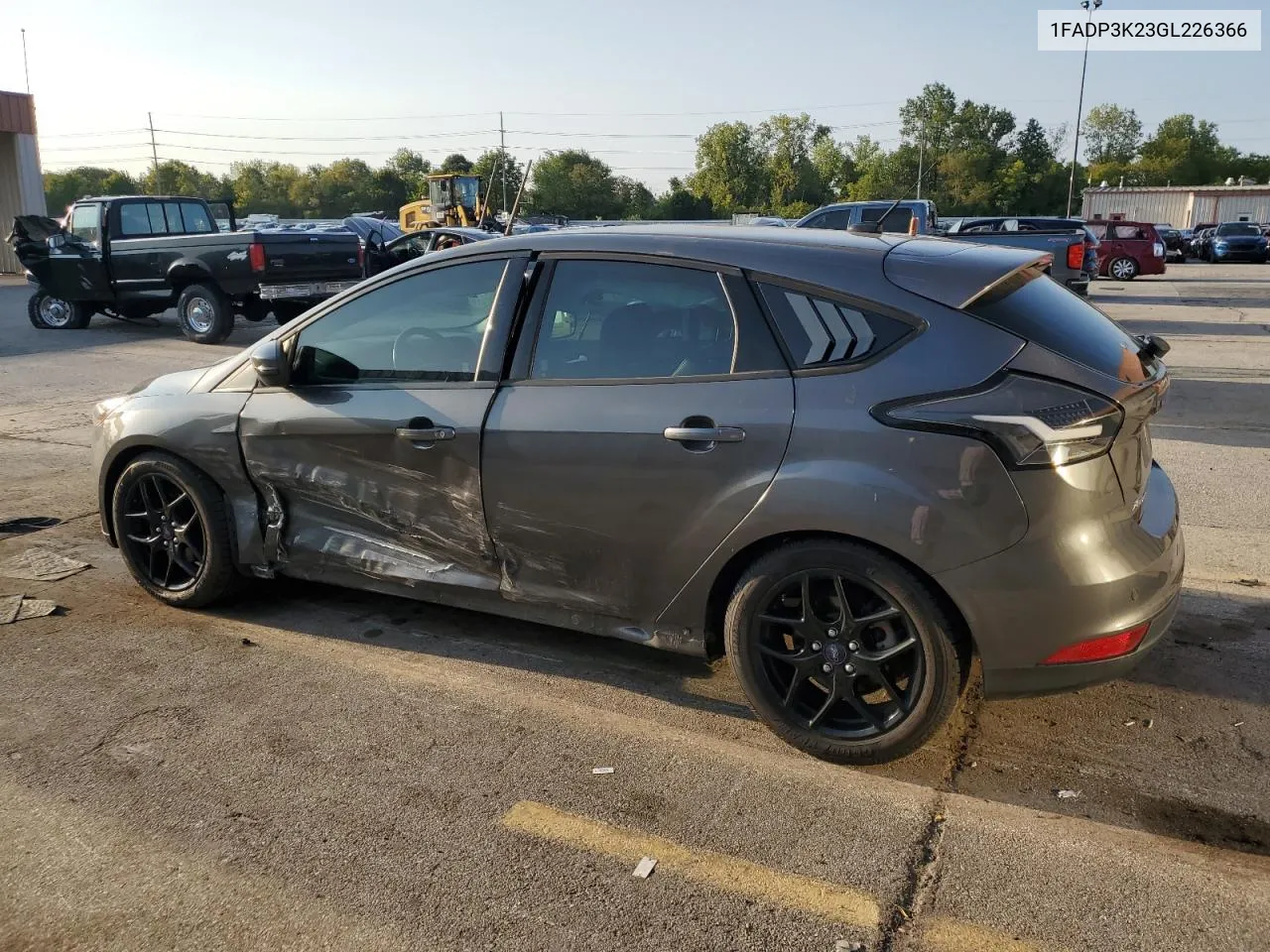 2016 Ford Focus Se VIN: 1FADP3K23GL226366 Lot: 70373004