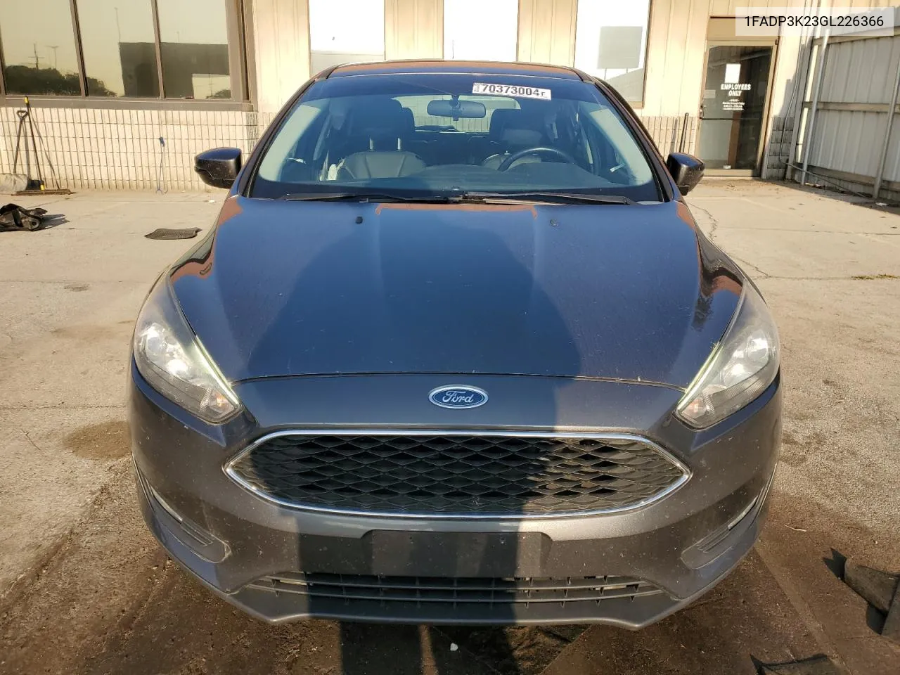 2016 Ford Focus Se VIN: 1FADP3K23GL226366 Lot: 70373004