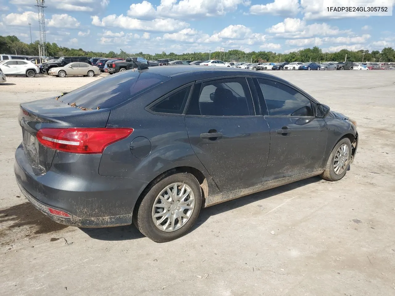 2016 Ford Focus S VIN: 1FADP3E24GL305752 Lot: 71388844