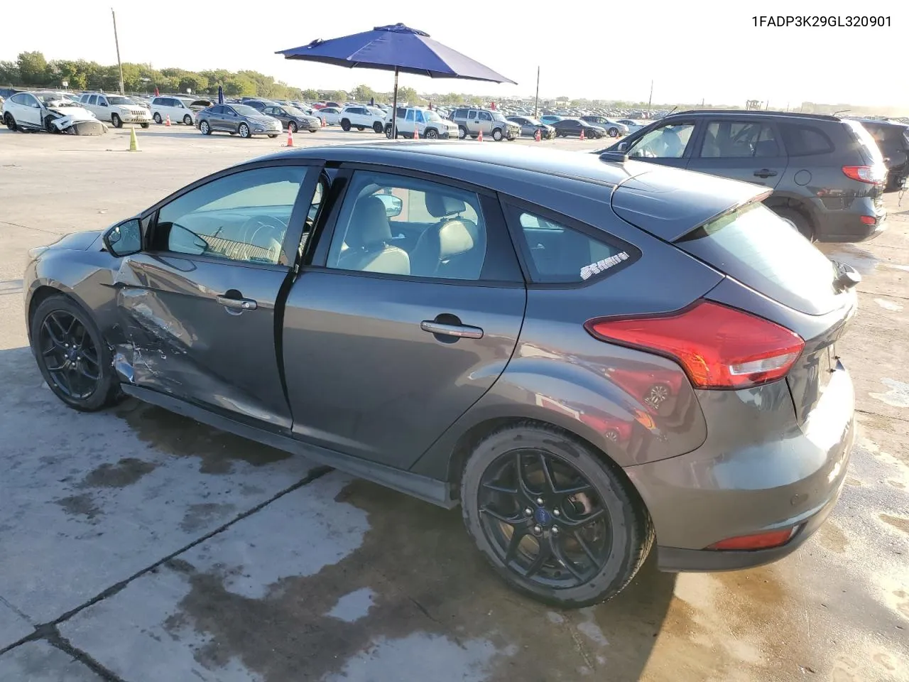 2016 Ford Focus Se VIN: 1FADP3K29GL320901 Lot: 73563774