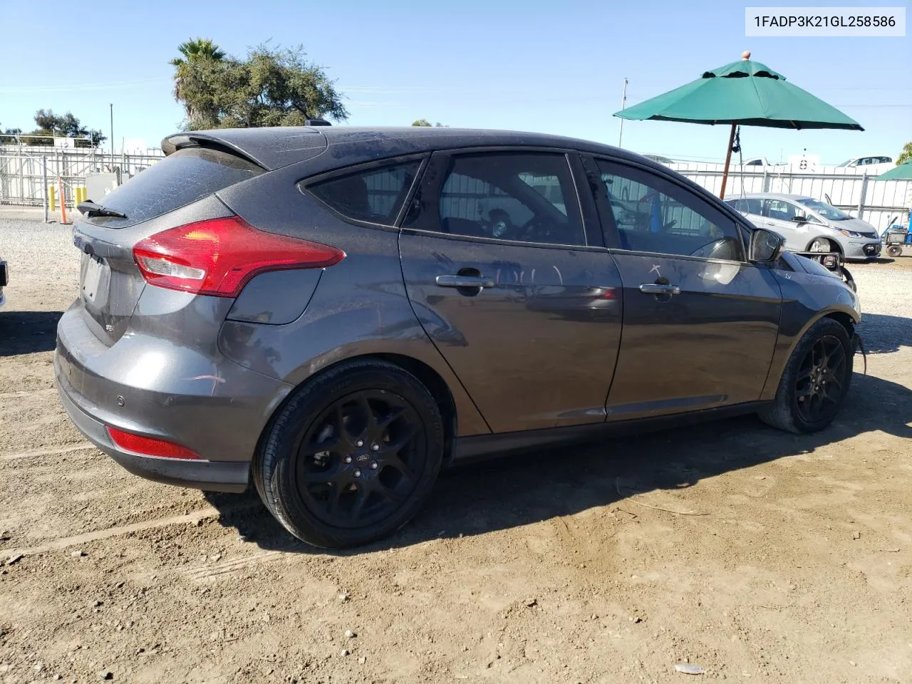 2016 Ford Focus Se VIN: 1FADP3K21GL258586 Lot: 73593944