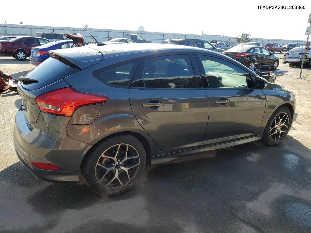 2016 Ford Focus Se VIN: 1FADP3K28GL363366 Lot: 77027464