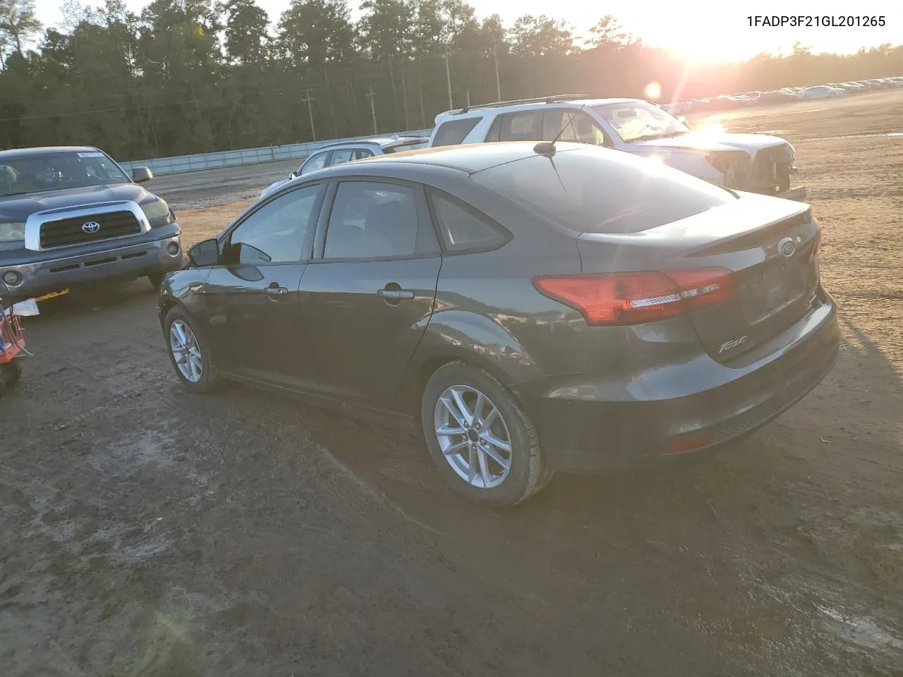 2016 Ford Focus Se VIN: 1FADP3F21GL201265 Lot: 80045384