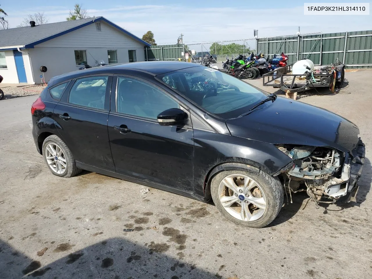 2017 Ford Focus Se VIN: 1FADP3K21HL314110 Lot: 52421444