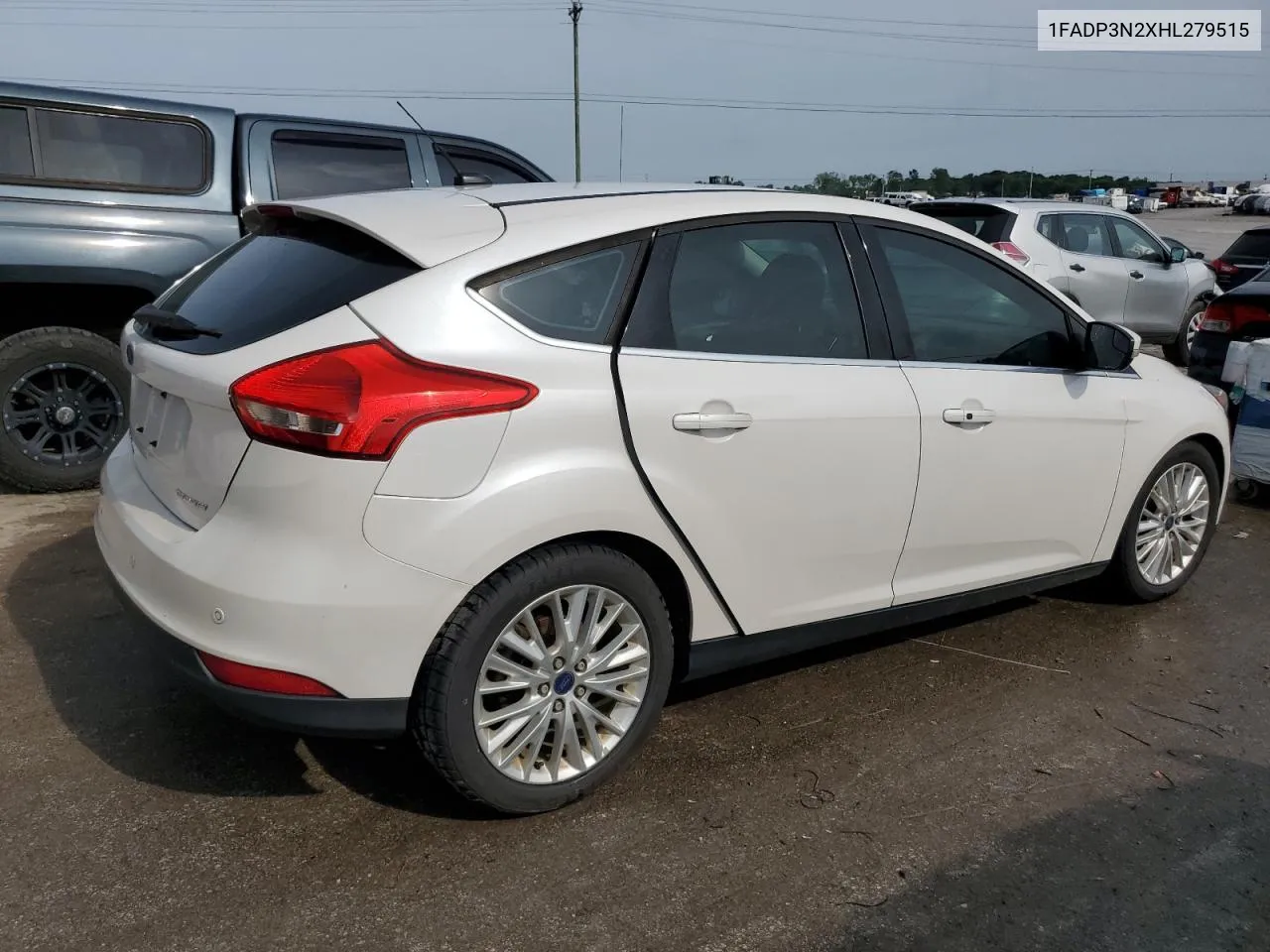 1FADP3N2XHL279515 2017 Ford Focus Titanium