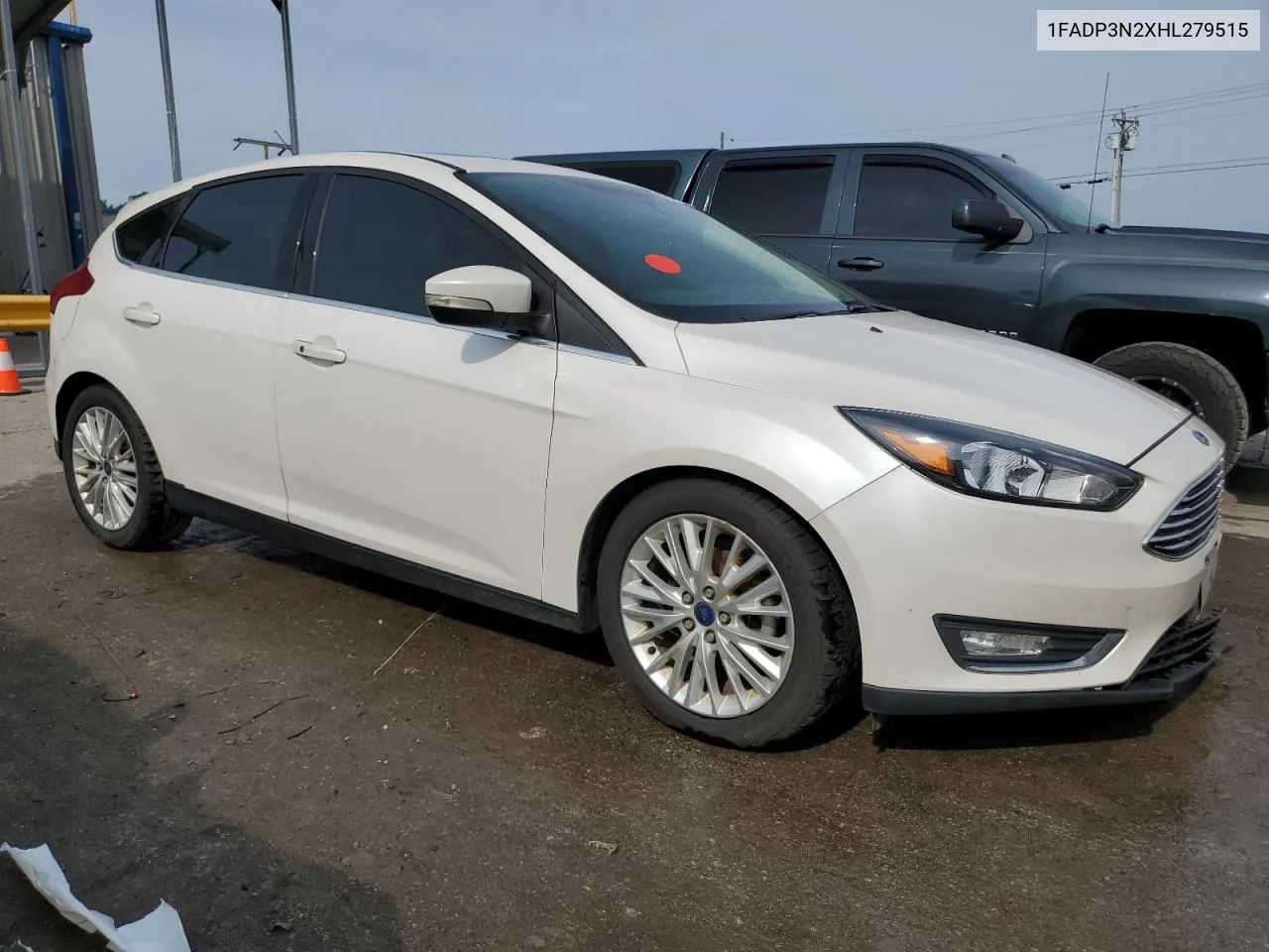 1FADP3N2XHL279515 2017 Ford Focus Titanium