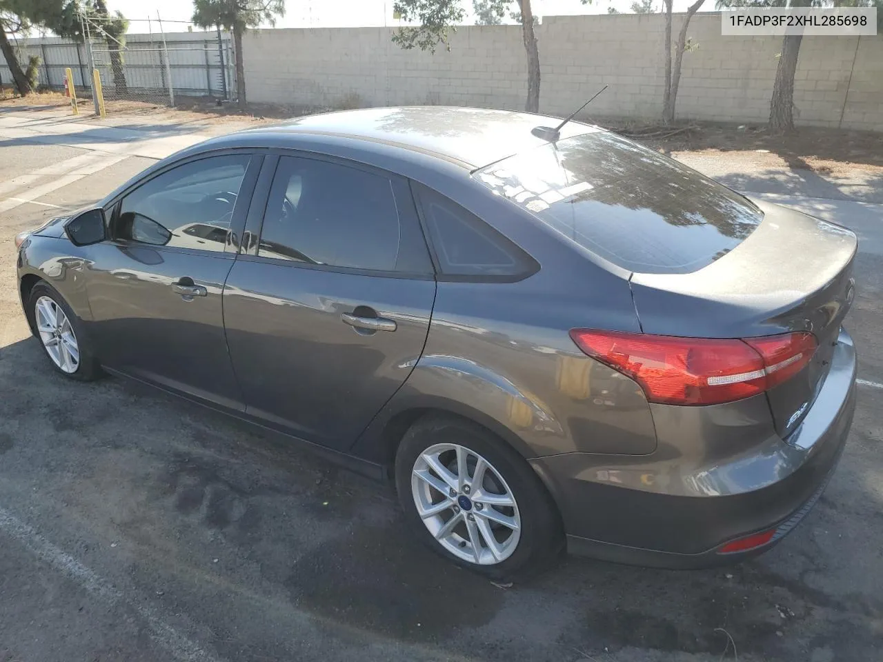 1FADP3F2XHL285698 2017 Ford Focus Se