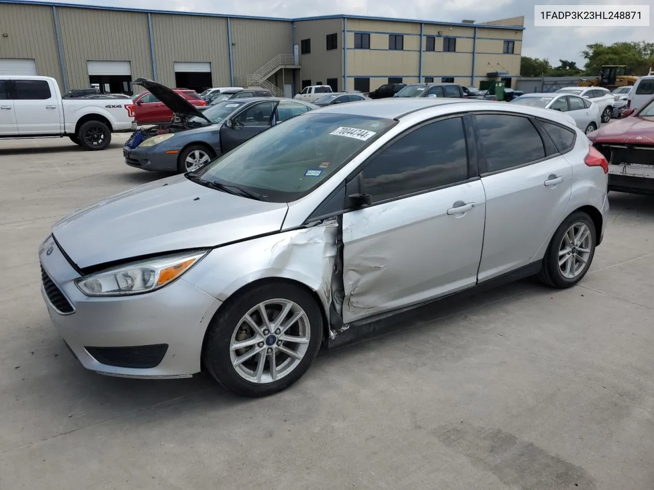 2017 Ford Focus Se VIN: 1FADP3K23HL248871 Lot: 70044744