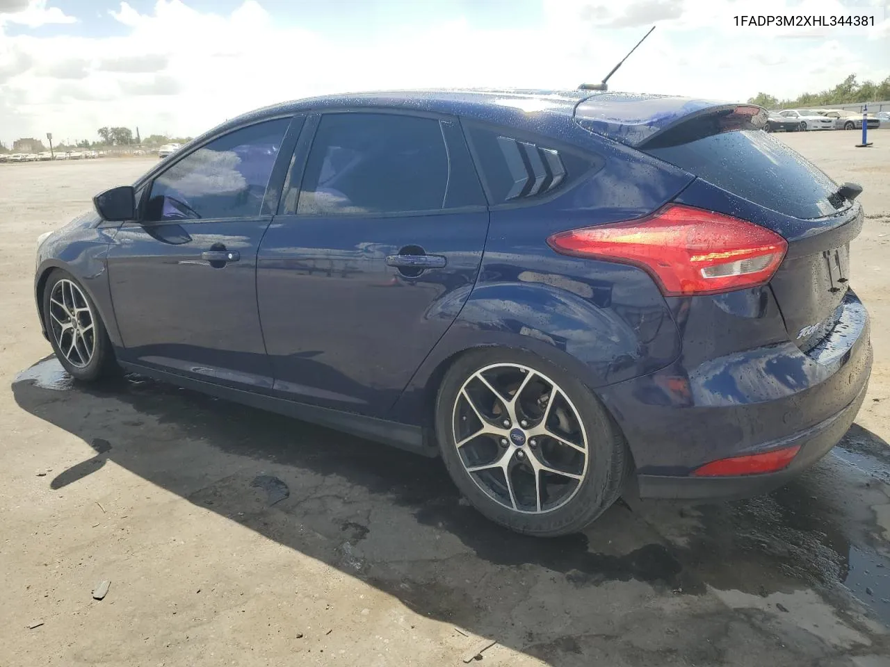 1FADP3M2XHL344381 2017 Ford Focus Sel