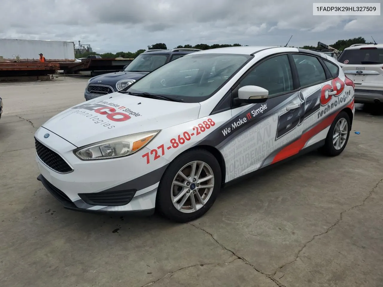 2017 Ford Focus Se VIN: 1FADP3K29HL327509 Lot: 74596134