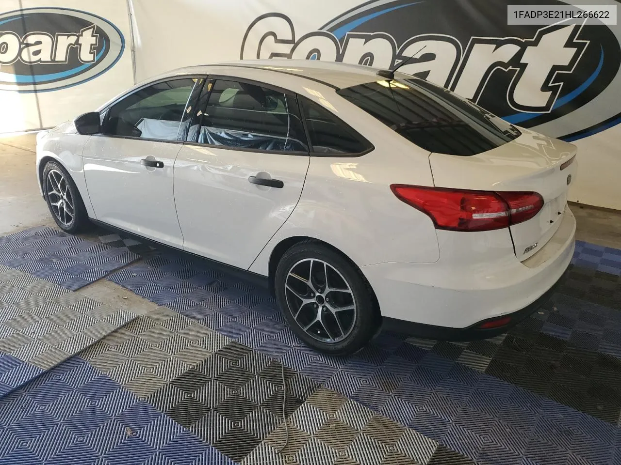 2017 Ford Focus S VIN: 1FADP3E21HL266622 Lot: 74814404