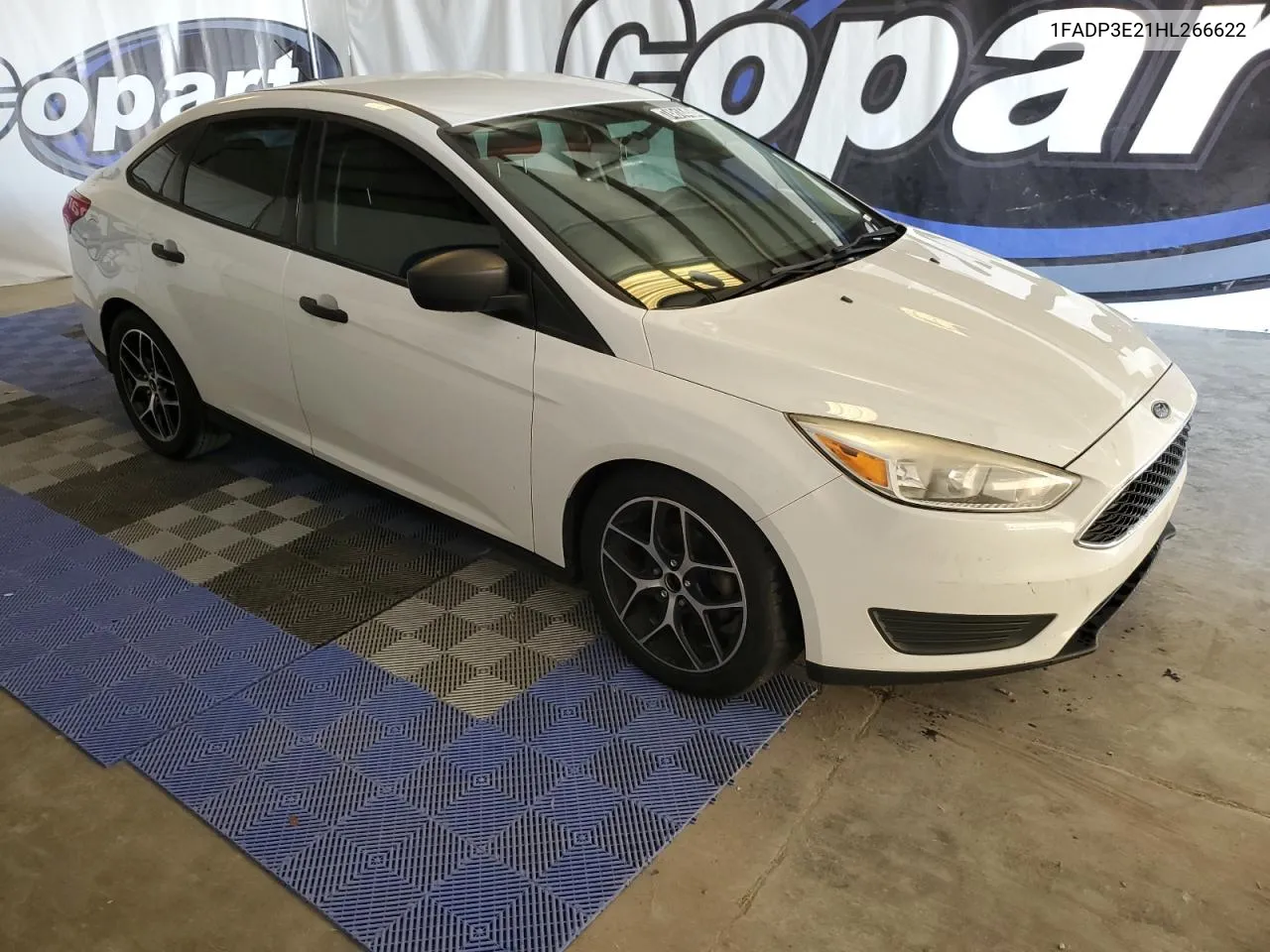 2017 Ford Focus S VIN: 1FADP3E21HL266622 Lot: 74814404