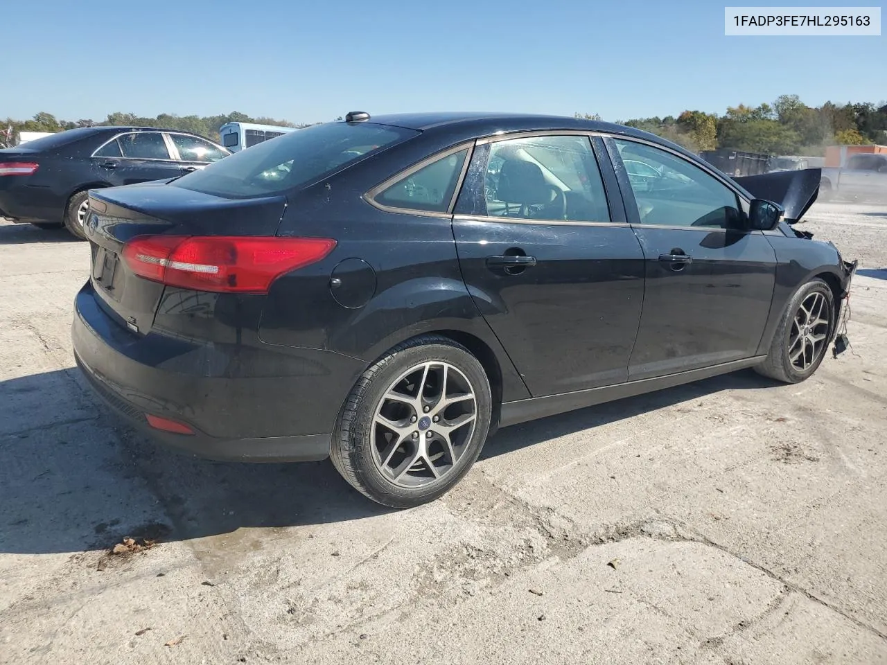 2017 Ford Focus Se VIN: 1FADP3FE7HL295163 Lot: 77028474