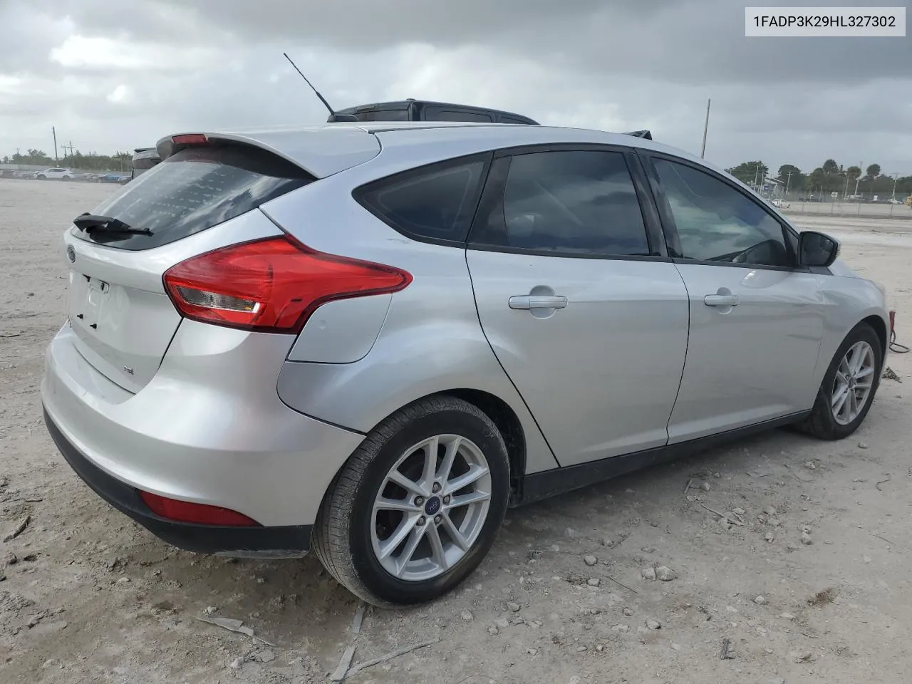 1FADP3K29HL327302 2017 Ford Focus Se