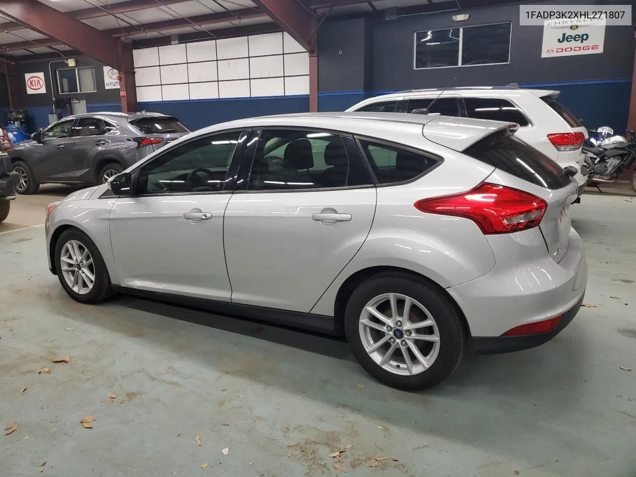 2017 Ford Focus Se VIN: 1FADP3K2XHL271807 Lot: 80579504