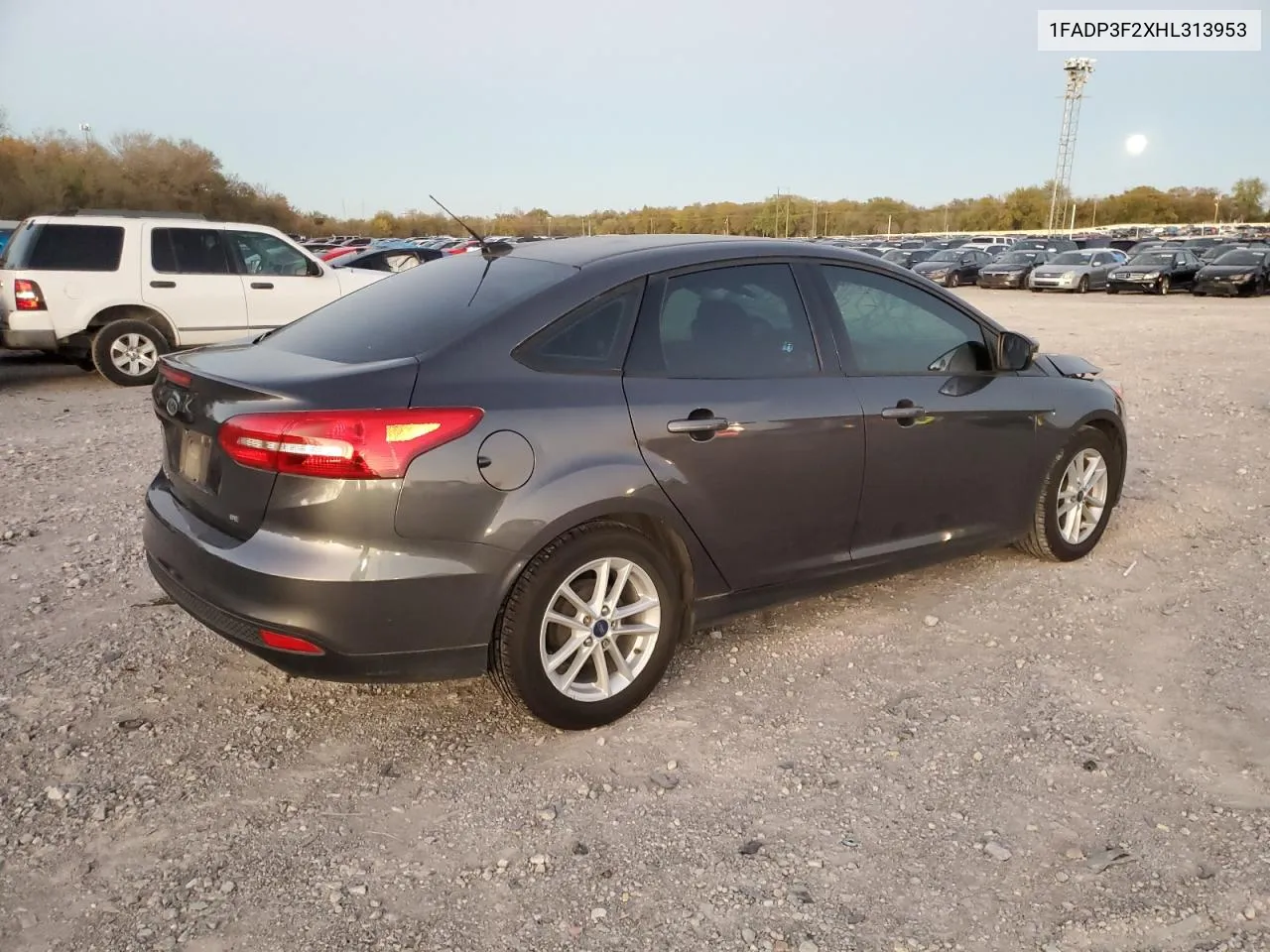 2017 Ford Focus Se VIN: 1FADP3F2XHL313953 Lot: 81117354