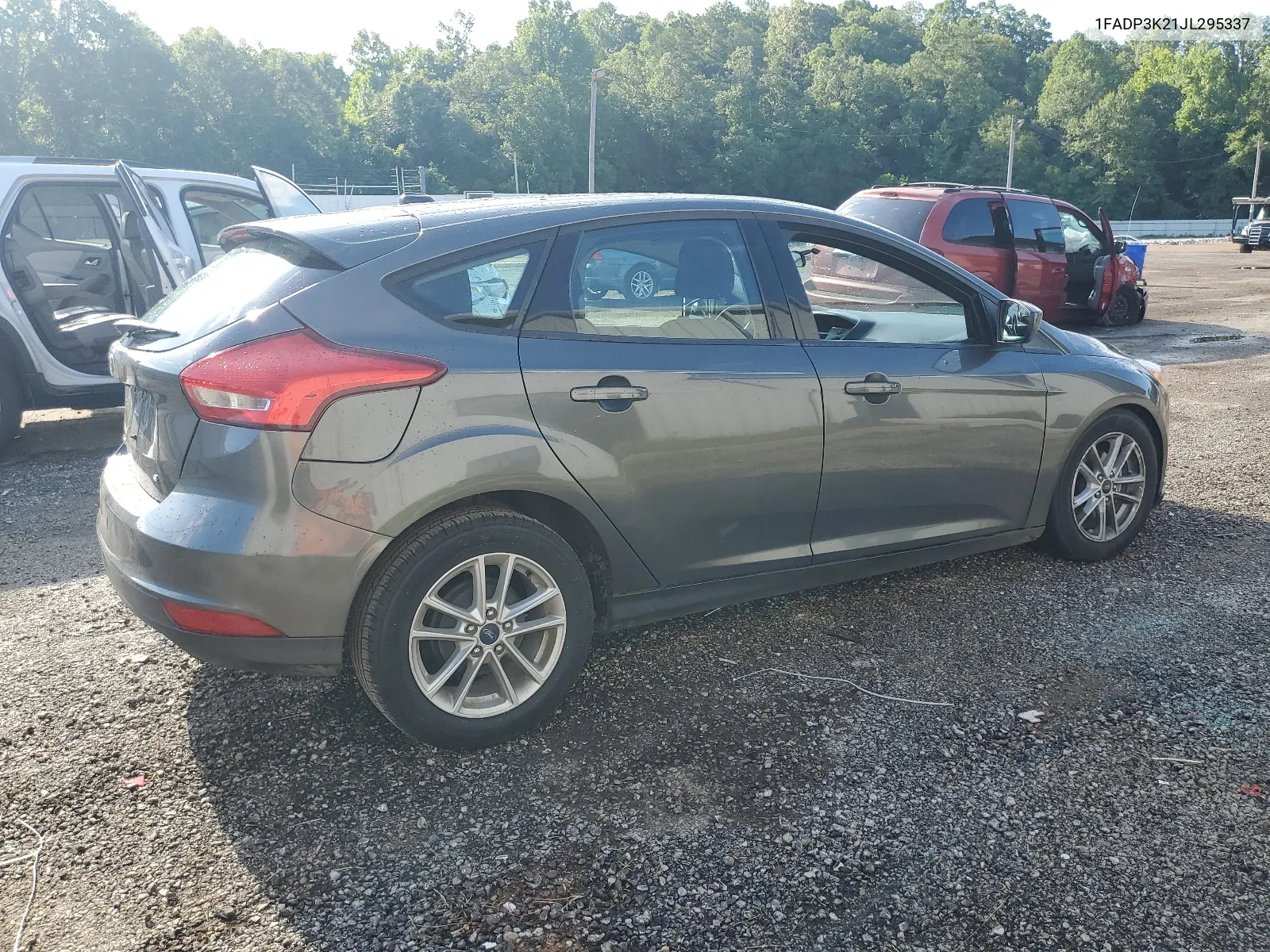 2018 Ford Focus Se VIN: 1FADP3K21JL295337 Lot: 62184244