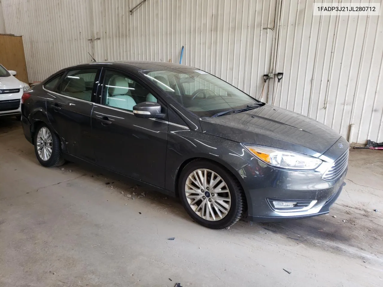 1FADP3J21JL280712 2018 Ford Focus Titanium