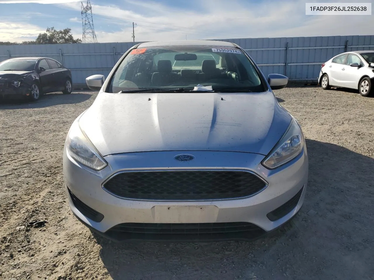 2018 Ford Focus Se VIN: 1FADP3F26JL252638 Lot: 75352974