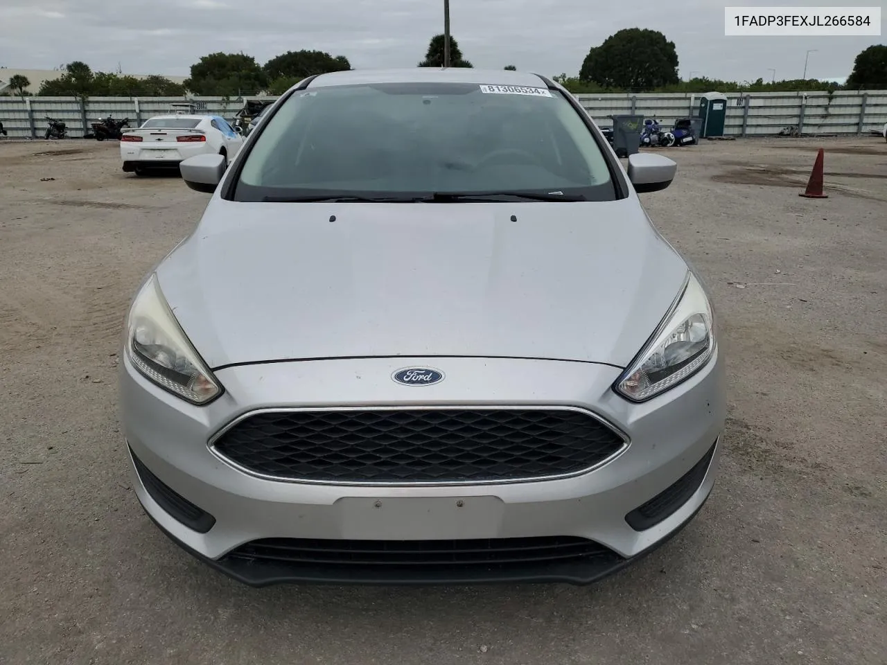 2018 Ford Focus Se VIN: 1FADP3FEXJL266584 Lot: 81306534