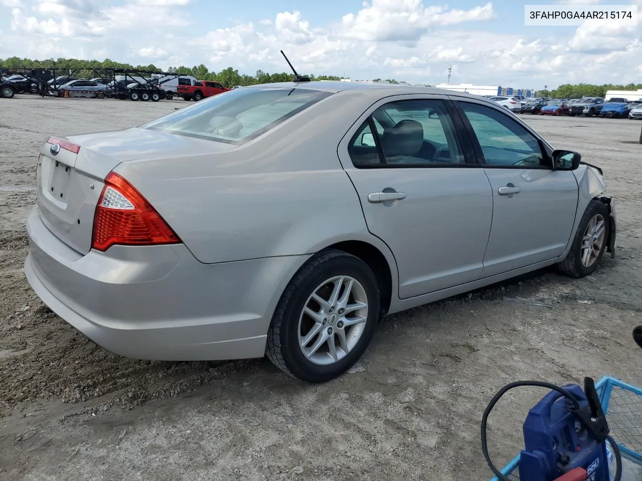 2010 Ford Fusion S VIN: 3FAHP0GA4AR215174 Lot: 72381004