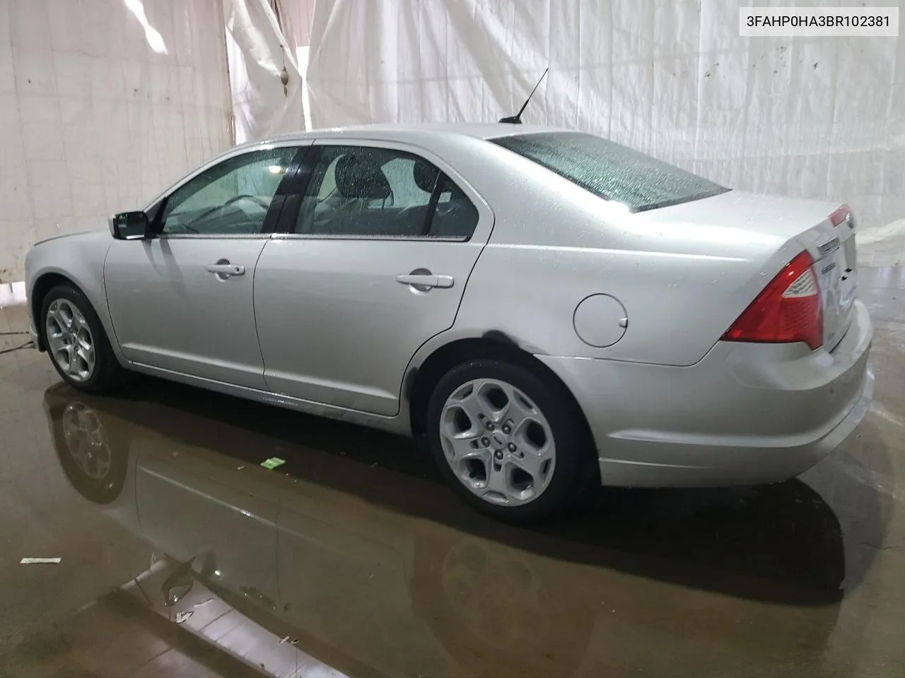 3FAHP0HA3BR102381 2011 Ford Fusion Se