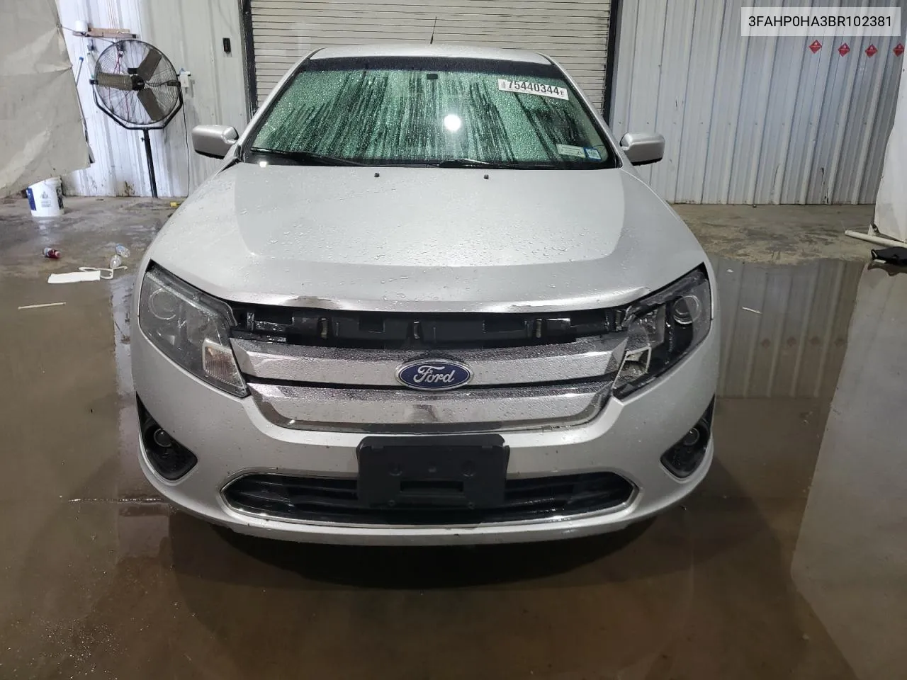 3FAHP0HA3BR102381 2011 Ford Fusion Se