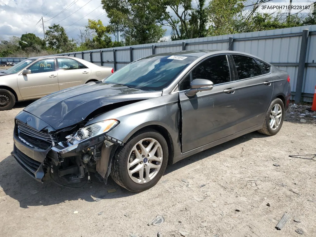 2014 Ford Fusion Se VIN: 3FA6P0H71ER228187 Lot: 71823694