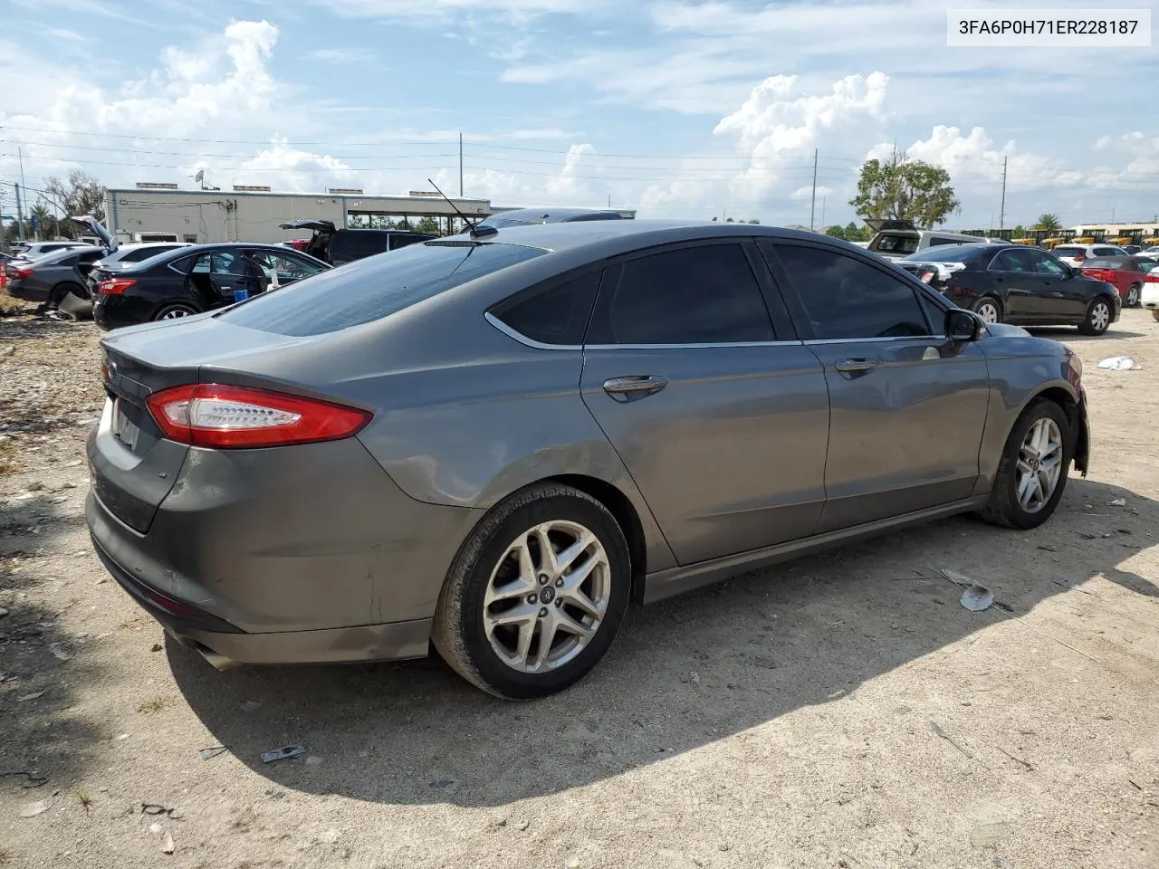 2014 Ford Fusion Se VIN: 3FA6P0H71ER228187 Lot: 71823694