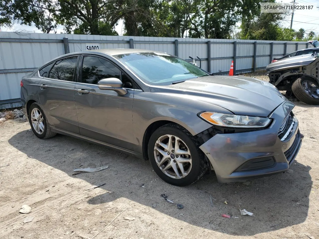 2014 Ford Fusion Se VIN: 3FA6P0H71ER228187 Lot: 71823694