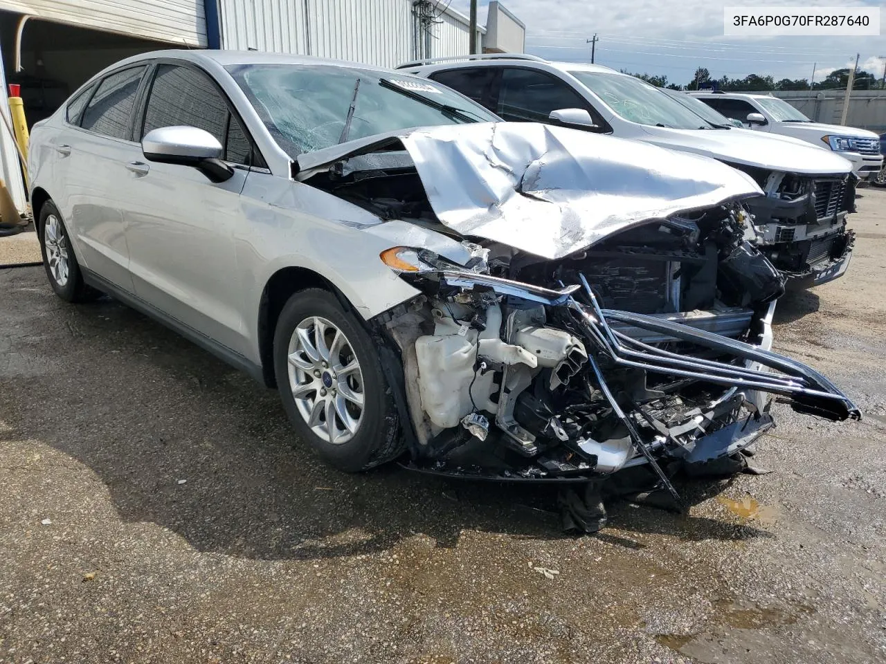 2015 Ford Fusion S VIN: 3FA6P0G70FR287640 Lot: 69222903