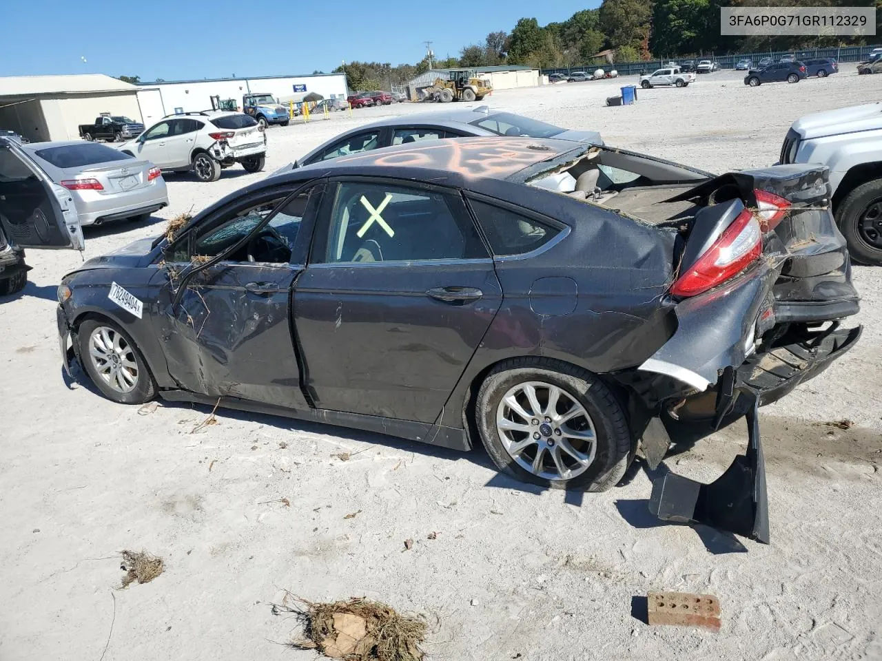 2016 Ford Fusion S VIN: 3FA6P0G71GR112329 Lot: 76249404