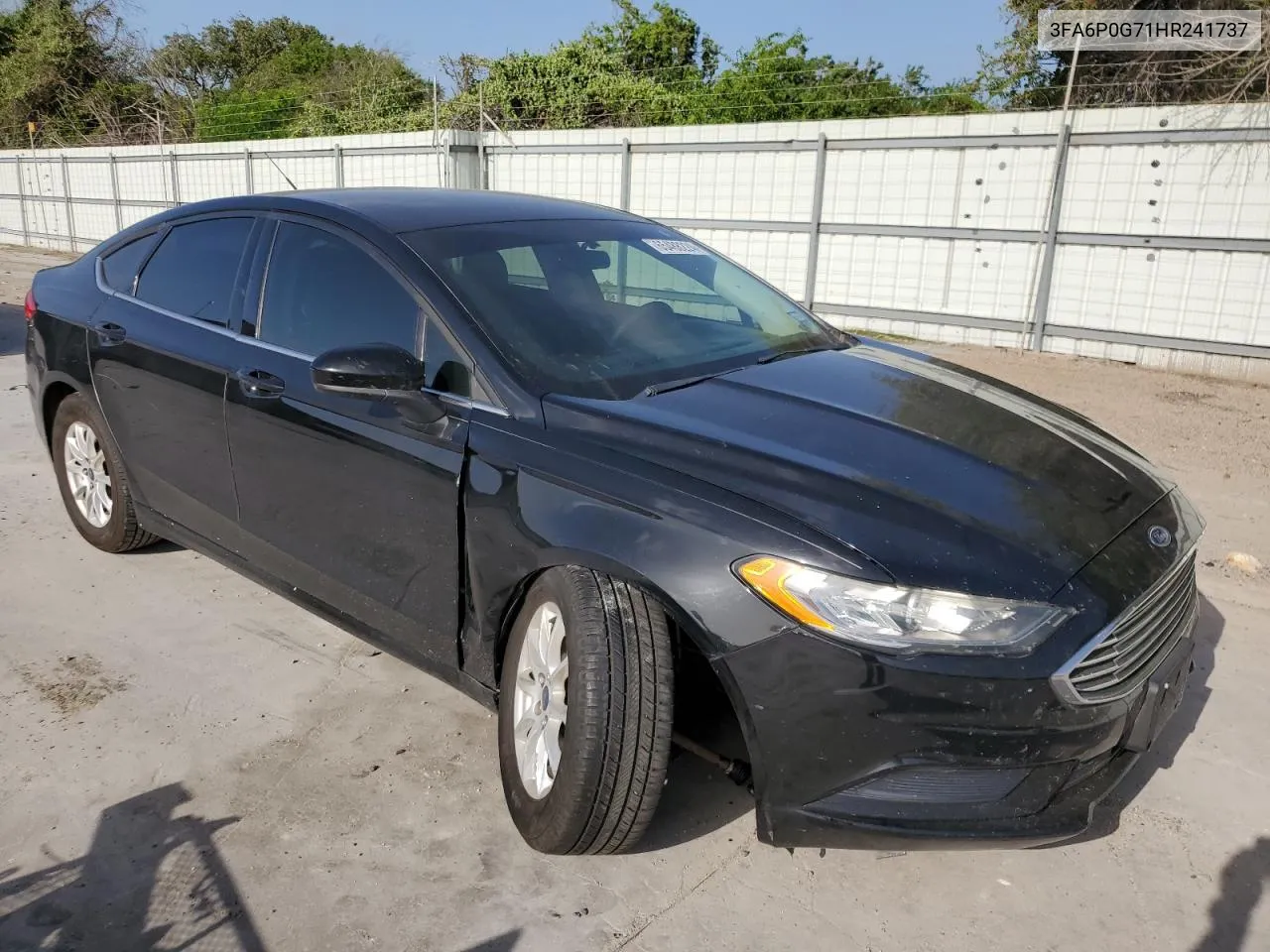 2017 Ford Fusion S VIN: 3FA6P0G71HR241737 Lot: 65488224