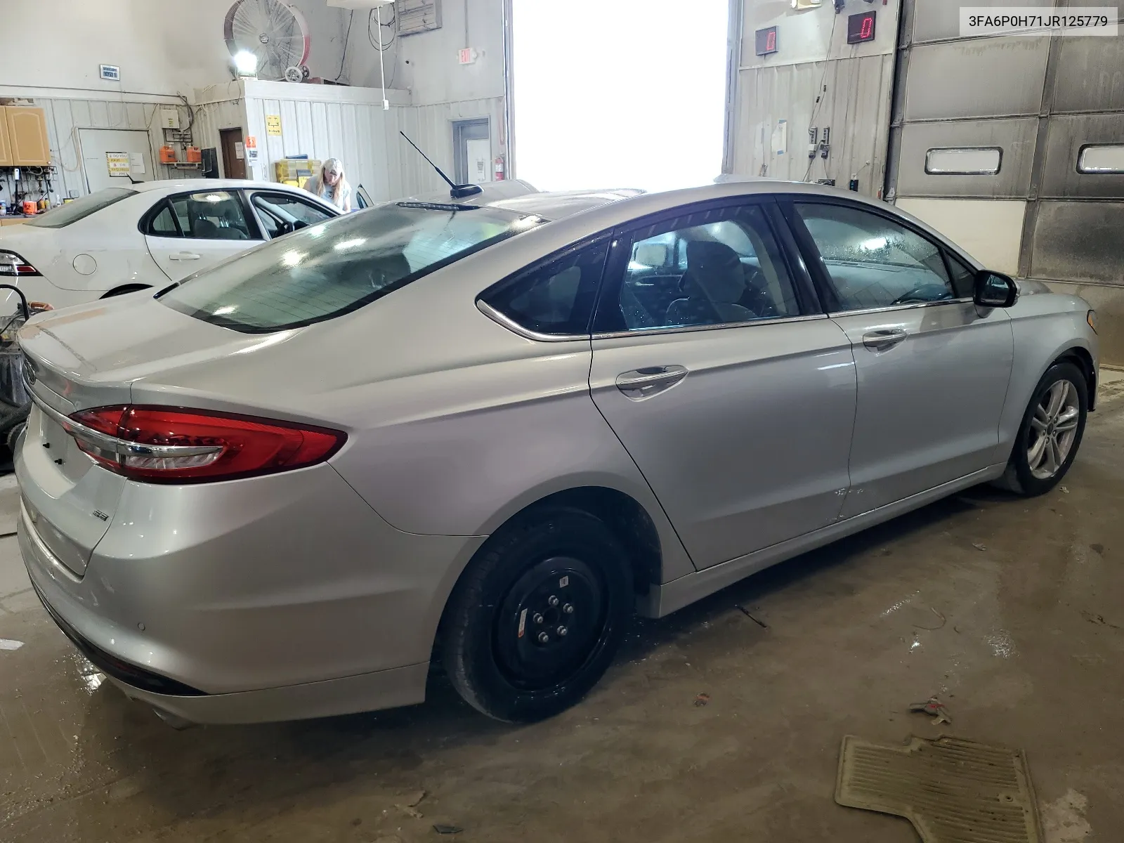 3FA6P0H71JR125779 2018 Ford Fusion Se