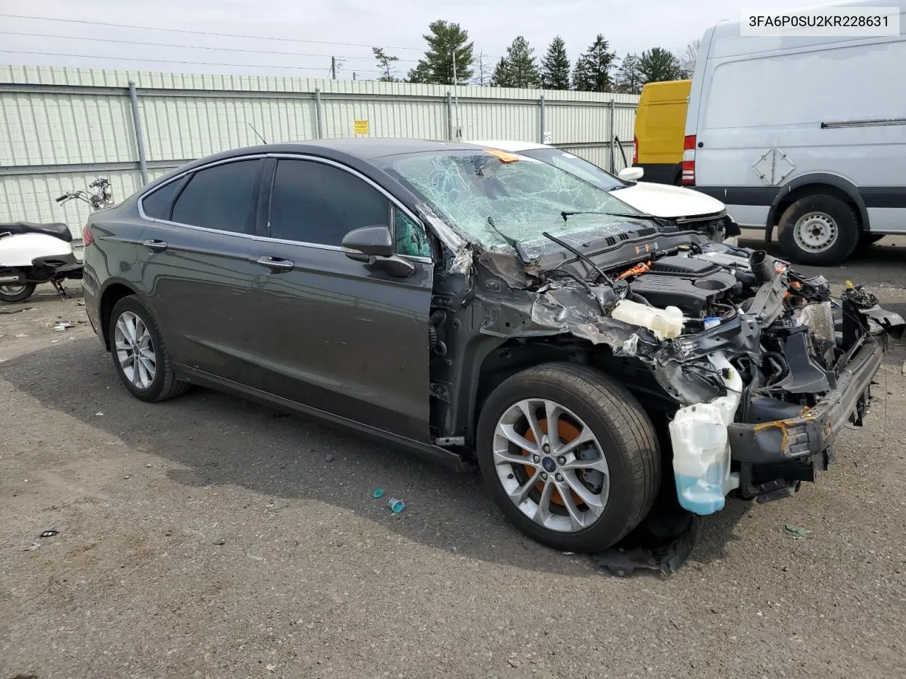 3FA6P0SU2KR228631 2019 Ford Fusion Titanium